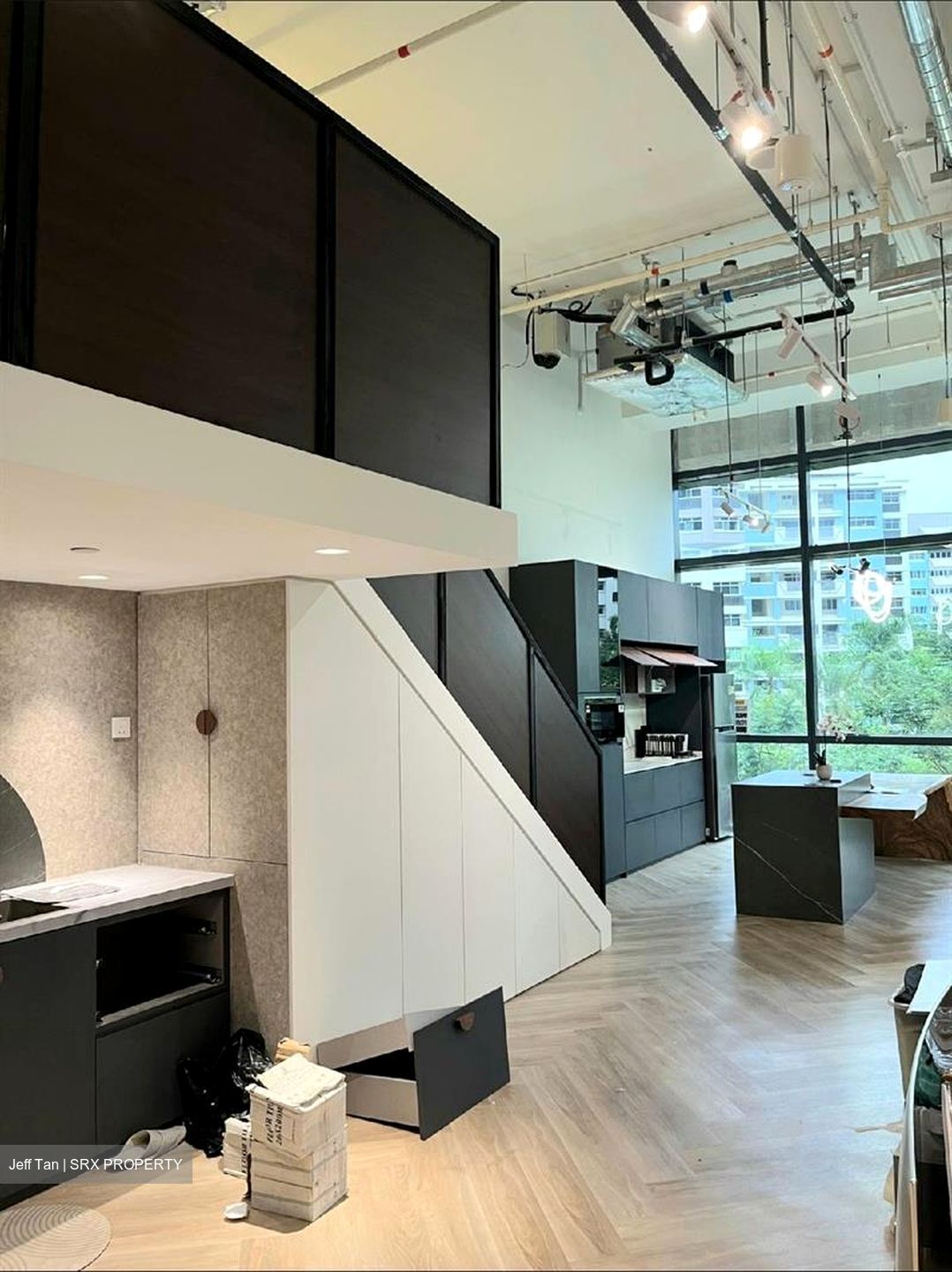 Woods Square (D25), Office #611442011